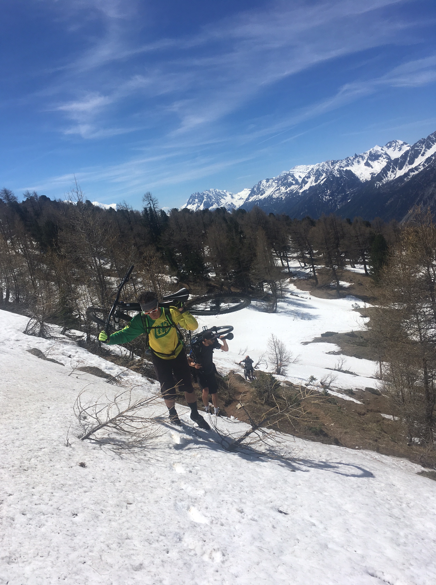 VTT enduro en valais suisse au départ de chamonix mont blanc et Chamonix Gravity Bike